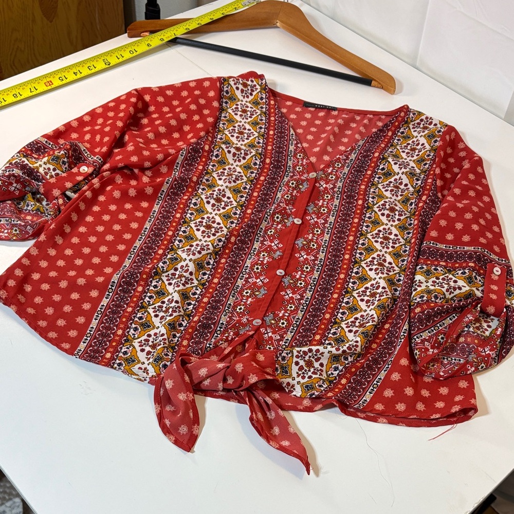 West Kei Red and White Patterned Blouse